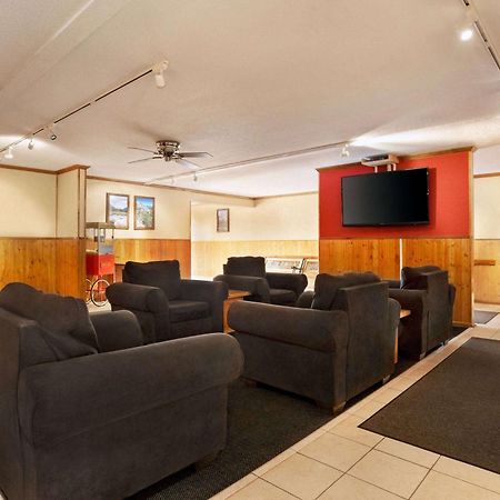 Travelodge By Wyndham Edgemont Εξωτερικό φωτογραφία