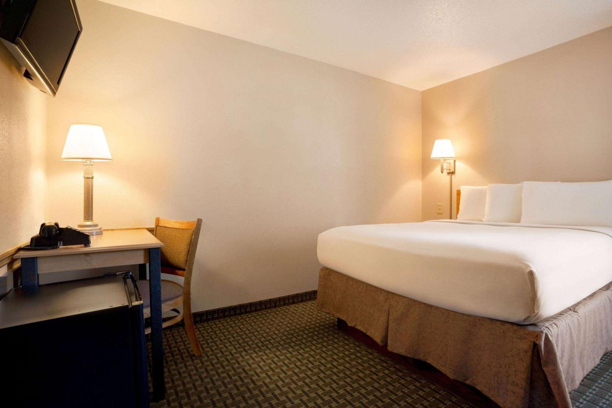 Travelodge By Wyndham Edgemont Εξωτερικό φωτογραφία